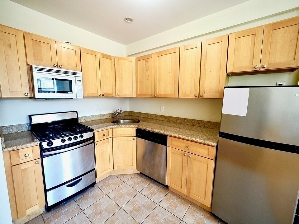 1st image of 20-50 29th St #2R