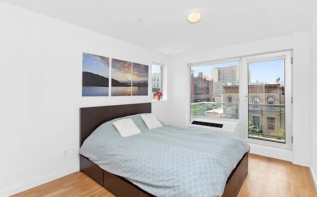 Sold by Brooklyn Bridge | media 17