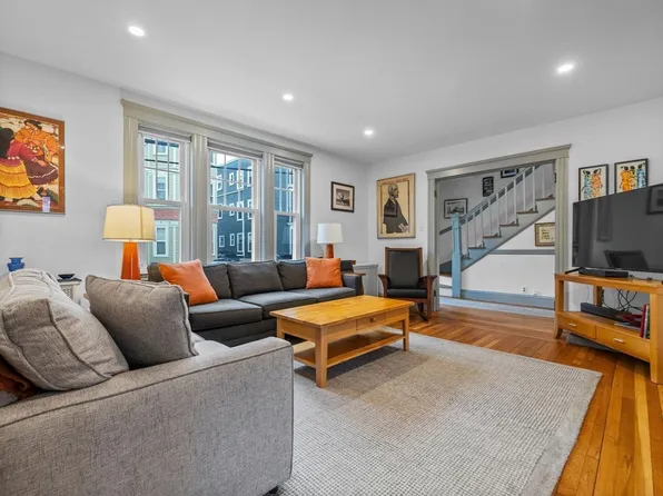 26 Boynton St, Jamaica Plain, MA 02130