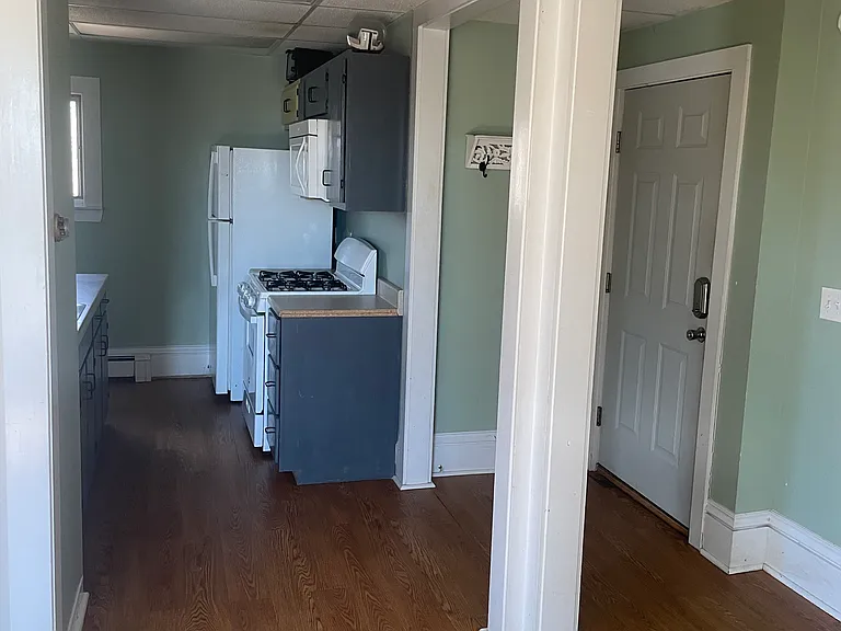 48 Center St #3 — Photo 5