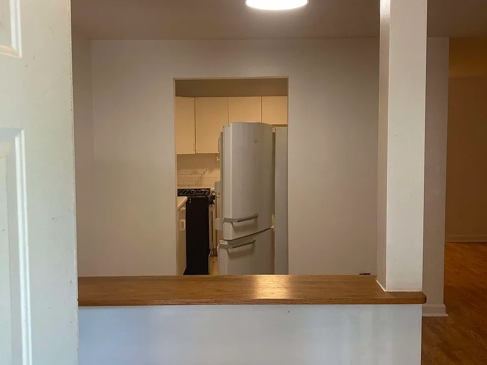 746 S Oakley Blvd #1