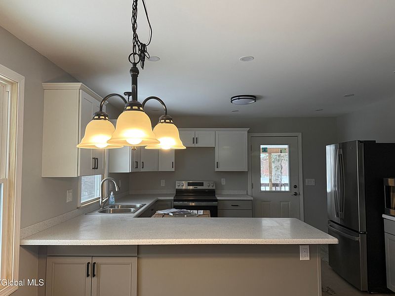 5th image of 65 Skyview Meadows Lane