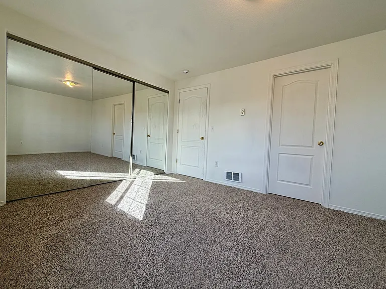 2561 NW Cedar Ave #3 — Photo 18