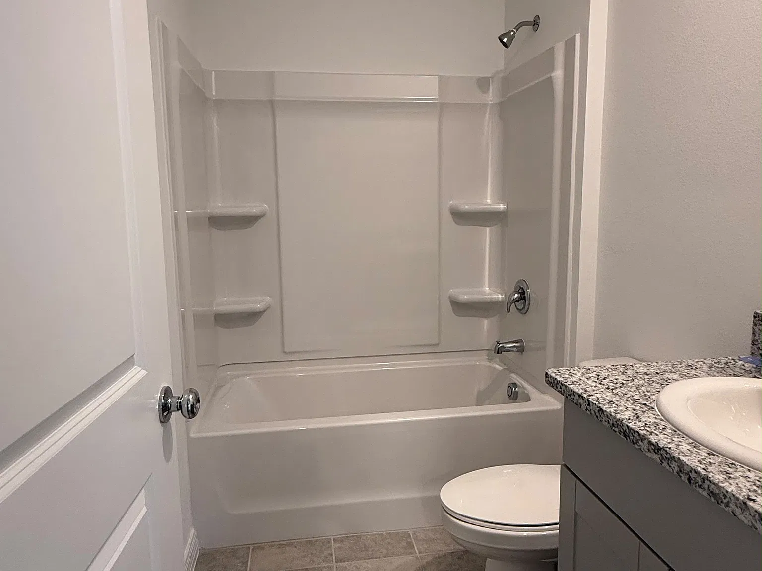 3 bed, 1603 sqft, $2,100 — Photo 2