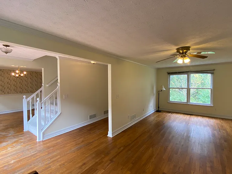1188 Westchester Dr — Photo 11