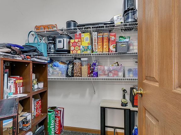 5th image of 939 Cypress Rd #41