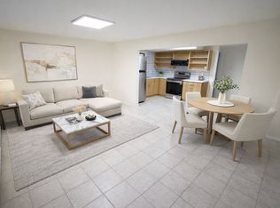 46 Green St #C, Huntington, NY 11743