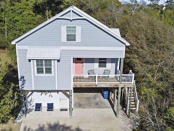 2nd image of 308 Live Oak Street