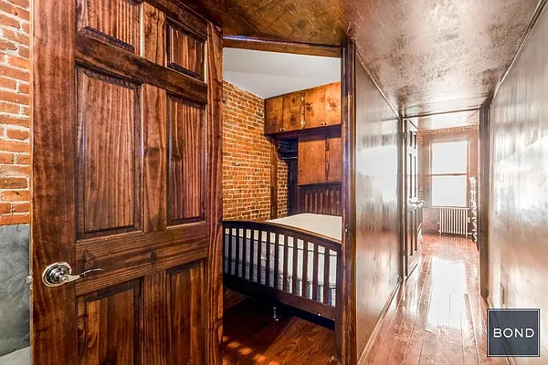 Rented by Bond New York | media 3