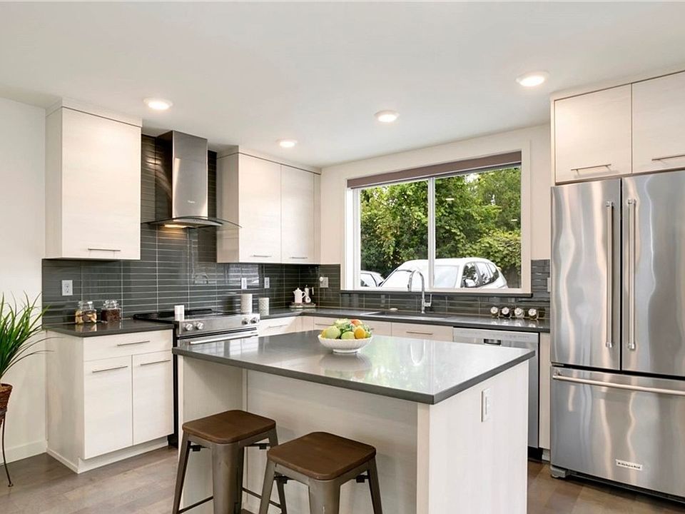 1st image of 5917 Fauntleroy Way SW #C