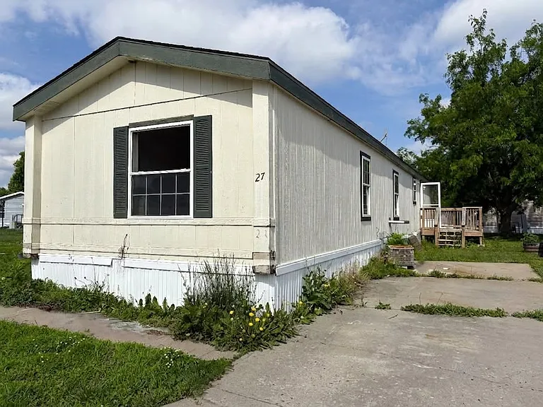 Kingswood Plaza MHC LLC — Photo 13