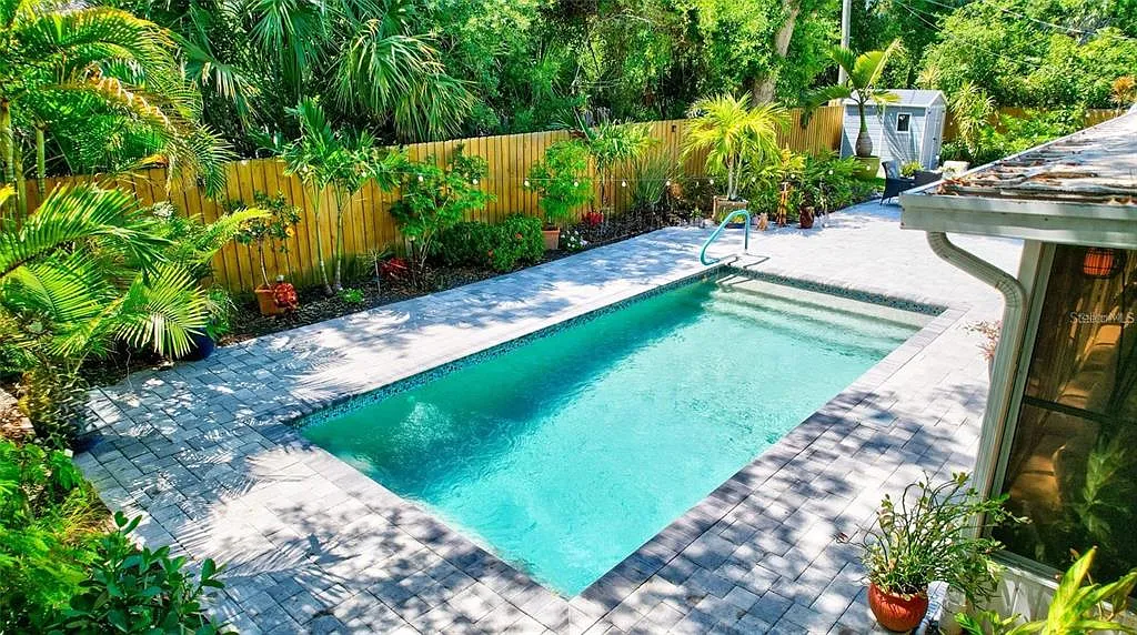 2 bed, 1.0 bath, 942 sqft, $3,100 — Photo 2