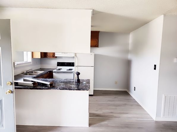 2562 Green Oaks Ct APT B