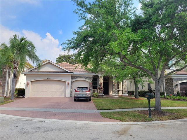 1st image of 8493 Butler Greenwood Dr