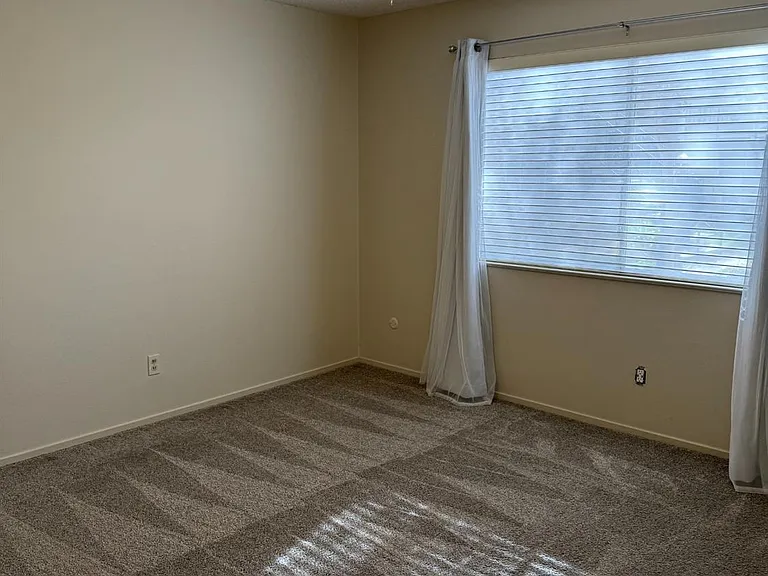 5085 N Wishon Ave #18 — Photo 9