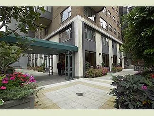 Sold by Stribling | media 8