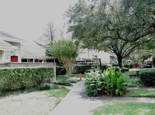 7081 Greenway Chase St, Houston, TX 77072