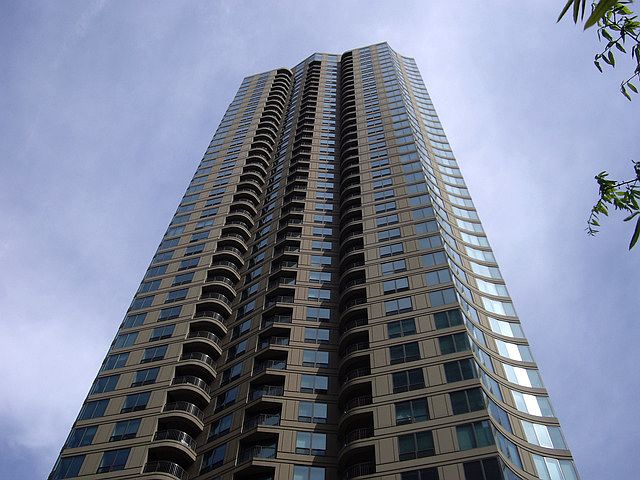 1st image of 400 N La Salle Dr APT 4210