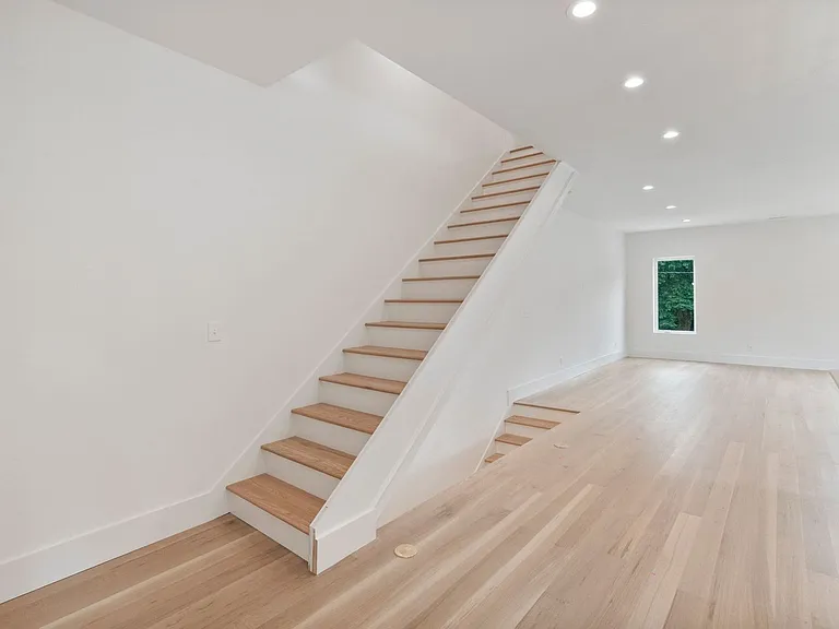 129 French St — Photo 9