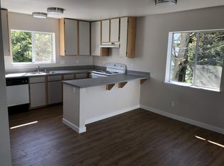 1713 NW 64th St APT 3, Seattle, WA 98107