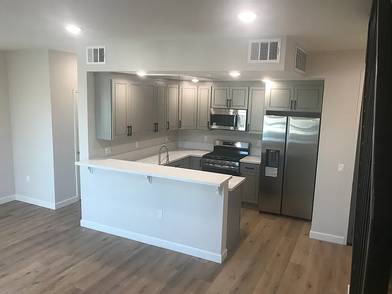 5120 Cahuenga Blvd #103 — Photo 34