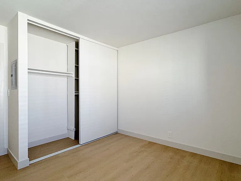 10160-10162 Park Cir E — Photo 25