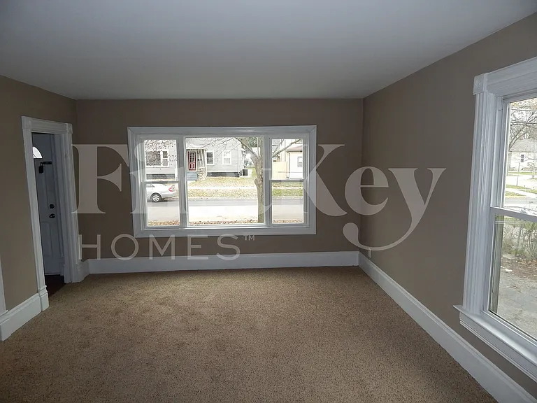306 N Union St — Photo 2