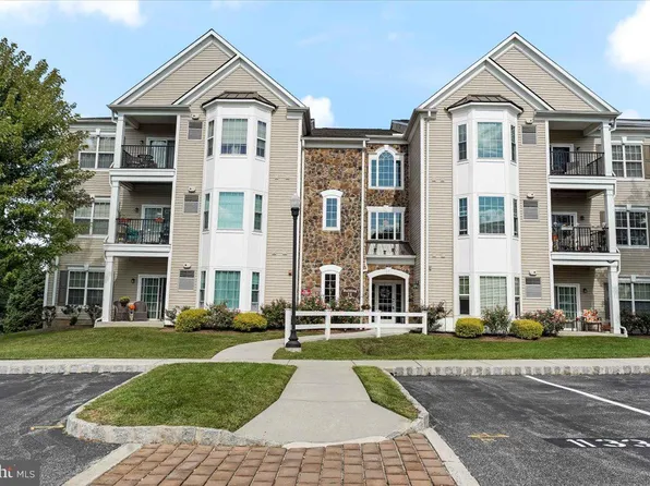 1122 Creekside Dr #1122, Brookhaven, PA 19015