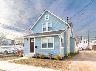 35 4th St, Valley Stream, NY 11581