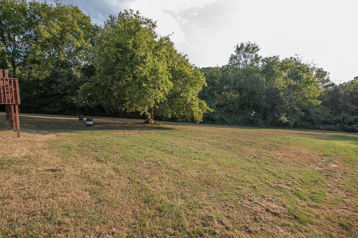 Building Photo - 1401 Perkins Ln #A