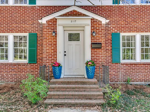 2nd image of 2117 Riverside Dr