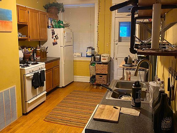 4th image of 2130 W McLean Ave