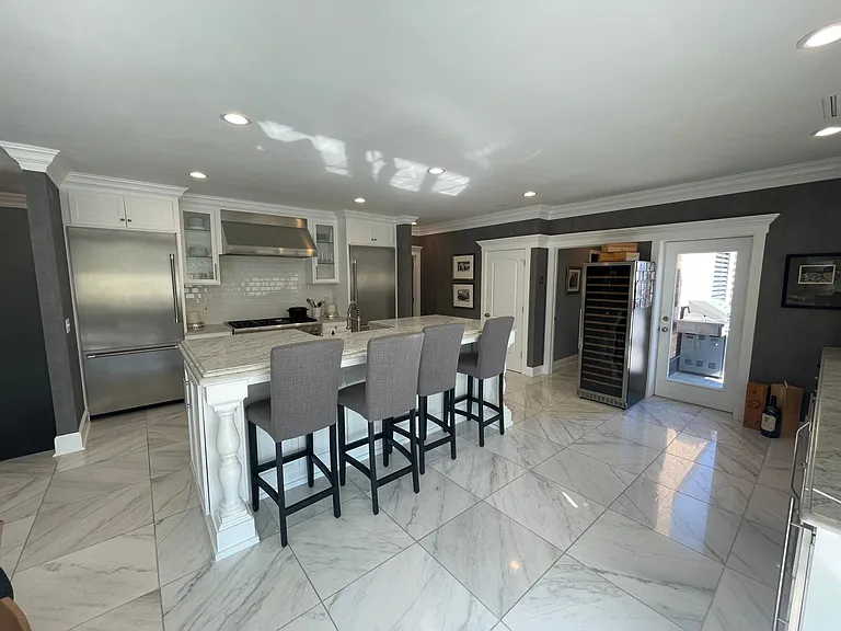 Plaza House — Photo 113