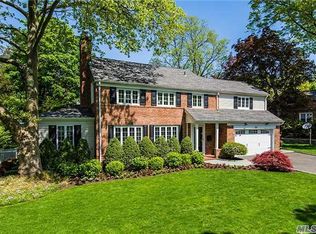 35 The Waterway, Manhasset, NY 11030