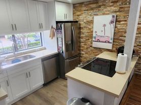 17021 N Bay Rd