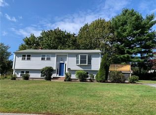 14 Baron Rd, Barrington, RI 02806