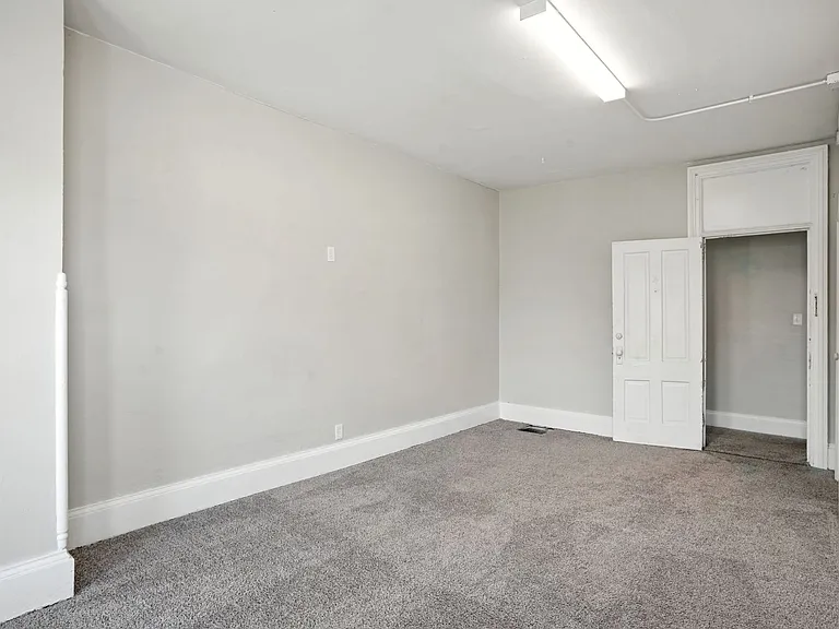 325 Kirkwood Blvd — Photo 24