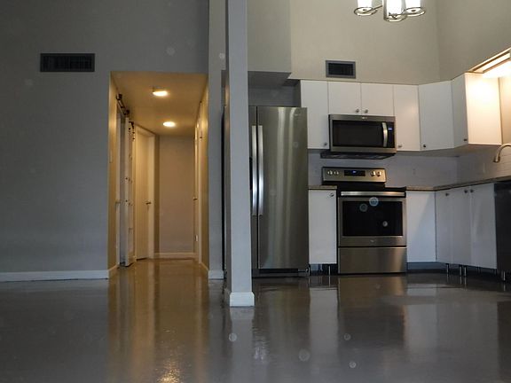 4th image of 1901 S Shannon Dr