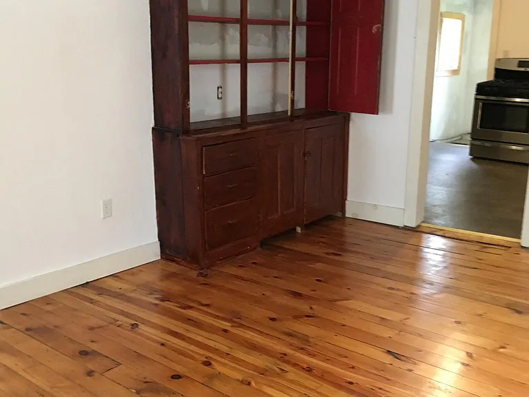 1 Corbett Ave — Photo 4