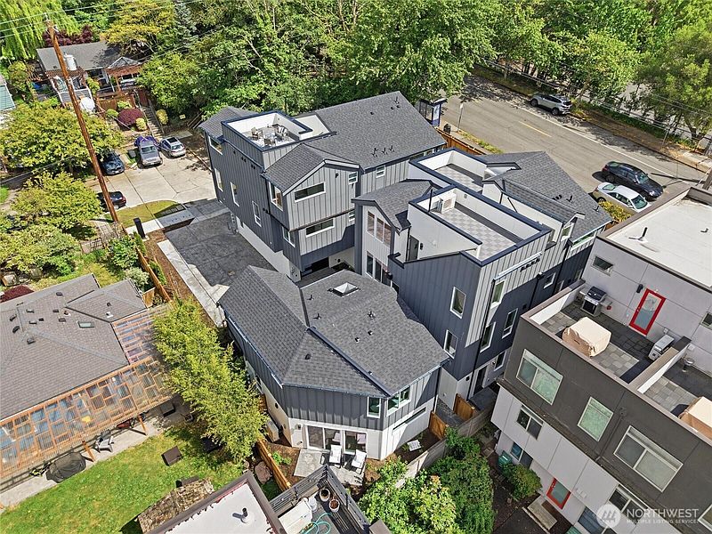 2nd image of 1401 29th Avenue