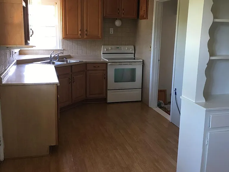 226 Benton Rd — Photo 10