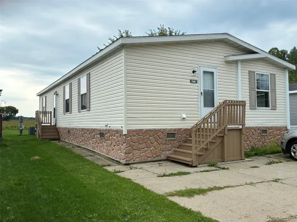 540 E Pondview Dr, Morrice, MI 48857