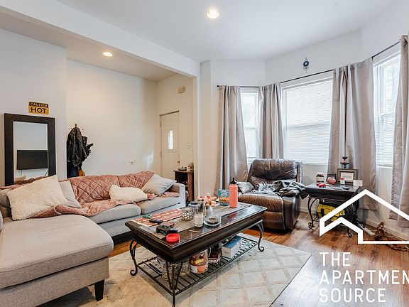 3rd image of 3740 N Janssen Ave #1
