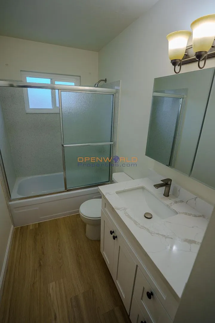 Bancroft Avenue, 414 — Photo 4