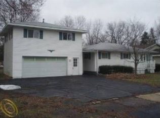 80 Clive Ave, Waterford, MI 48328
