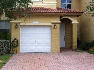 10715 NW 81st Ln, Doral, FL 33178