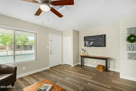 10815 N 72nd Dr — Photo 3
