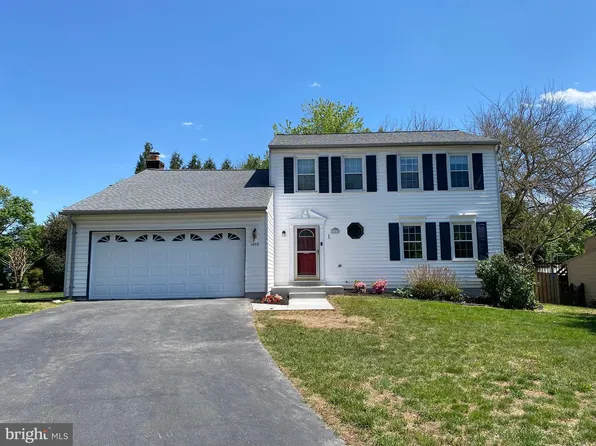 1603 Hiddenbrook Dr, Herndon, VA 20170