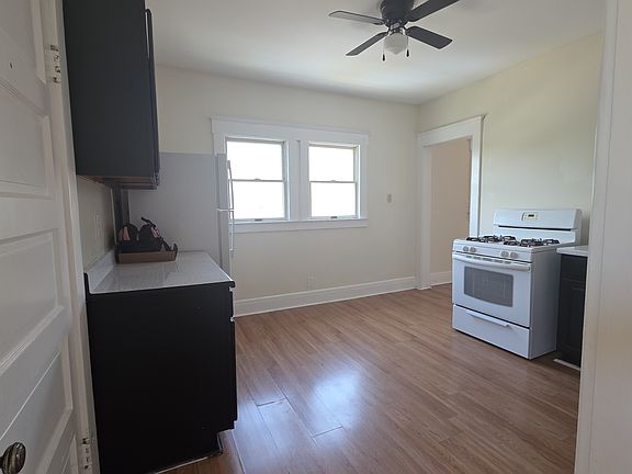 3rd image of 105 Edson St #2