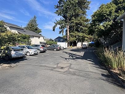 2nd image of 904 Cleveland Ave #1